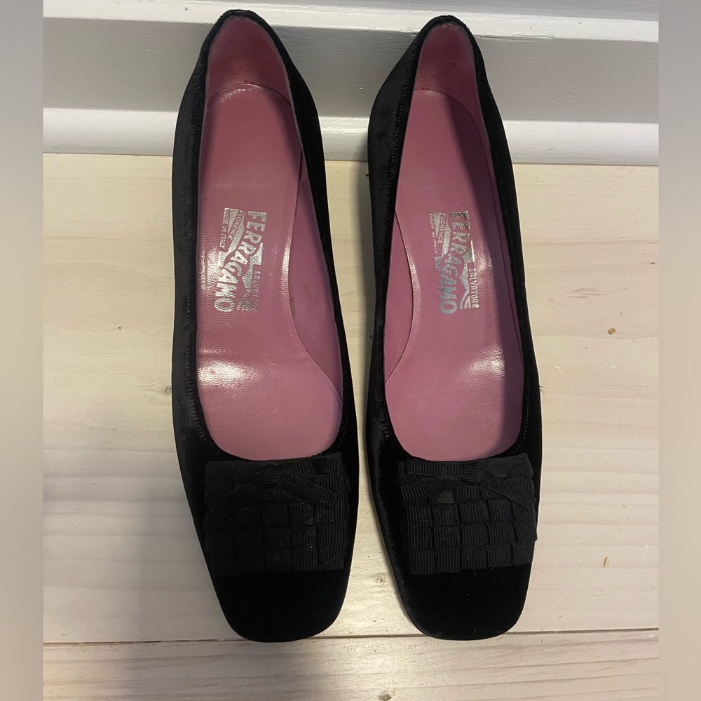 Salvatore Ferragamo velvet vintage kitten heels